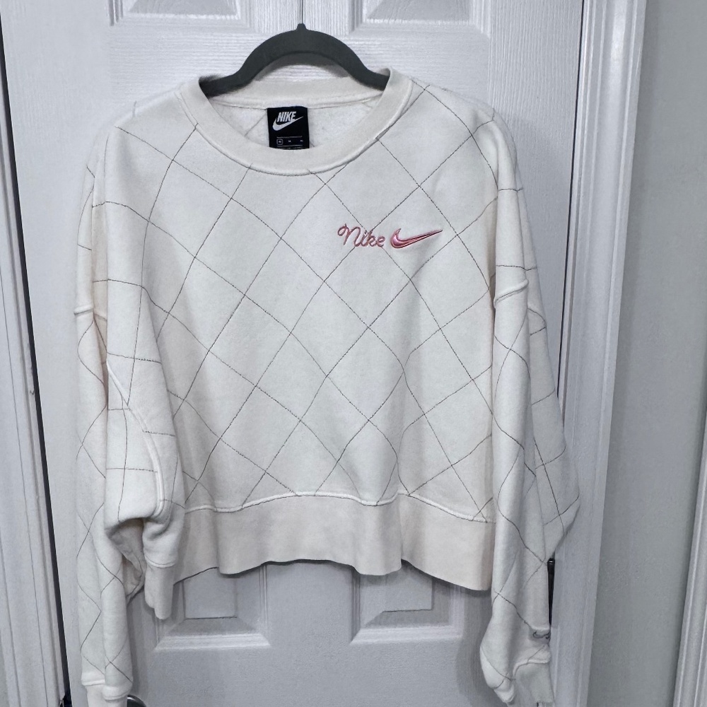 Women's Nike Sportswear Club Quilted Fleece Sweatshirt, size Medium